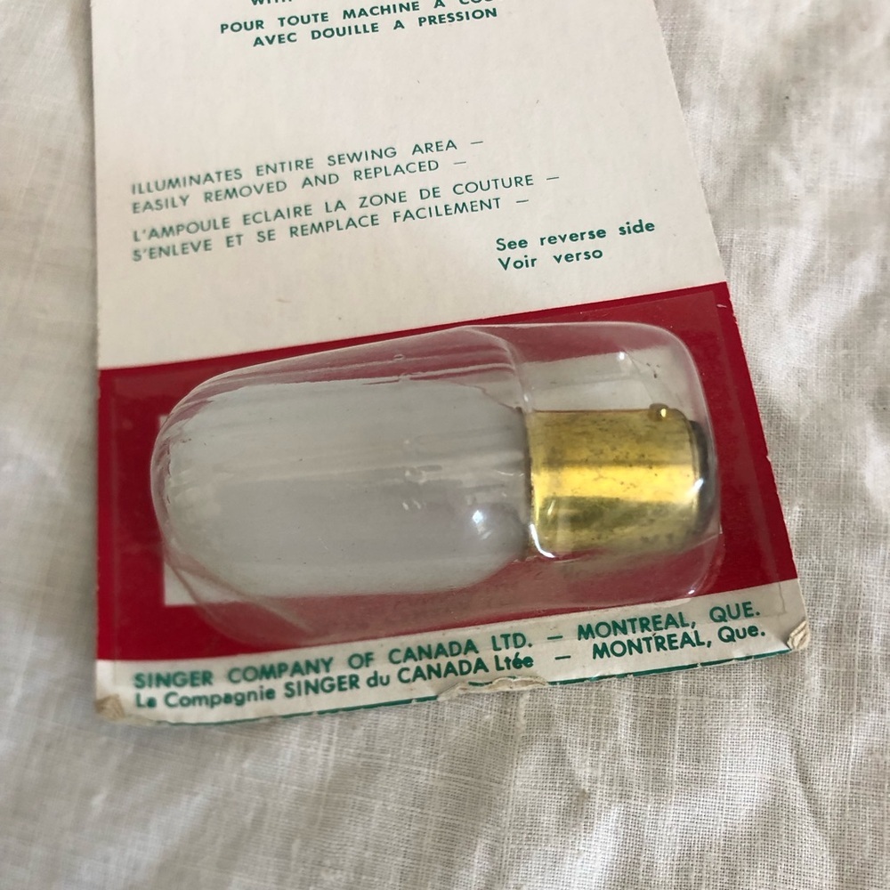 Vtg NOS Singer Sewing Machine Push In Type Light Bulb - Picture 7 of 9